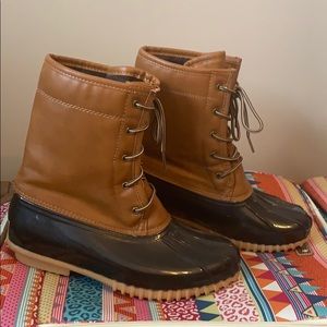 Duck boots